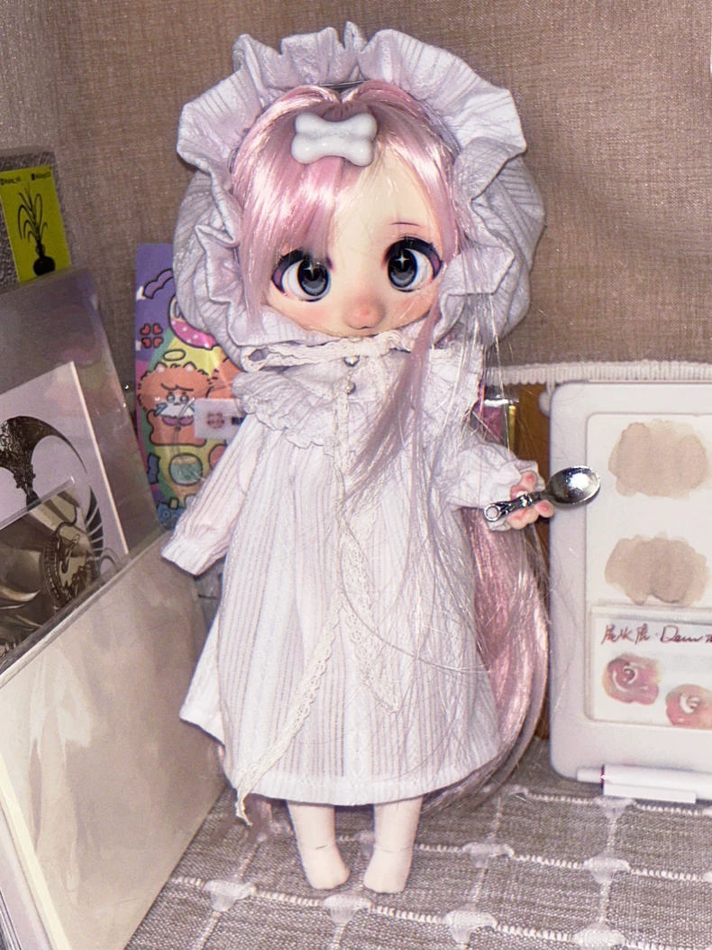 Exquisite Lace BLYTHE Doll Outfit with Matching Hat - Elegant Pastel Collectible Ensemble for Tea Parties & Photo Shoots - Image 1