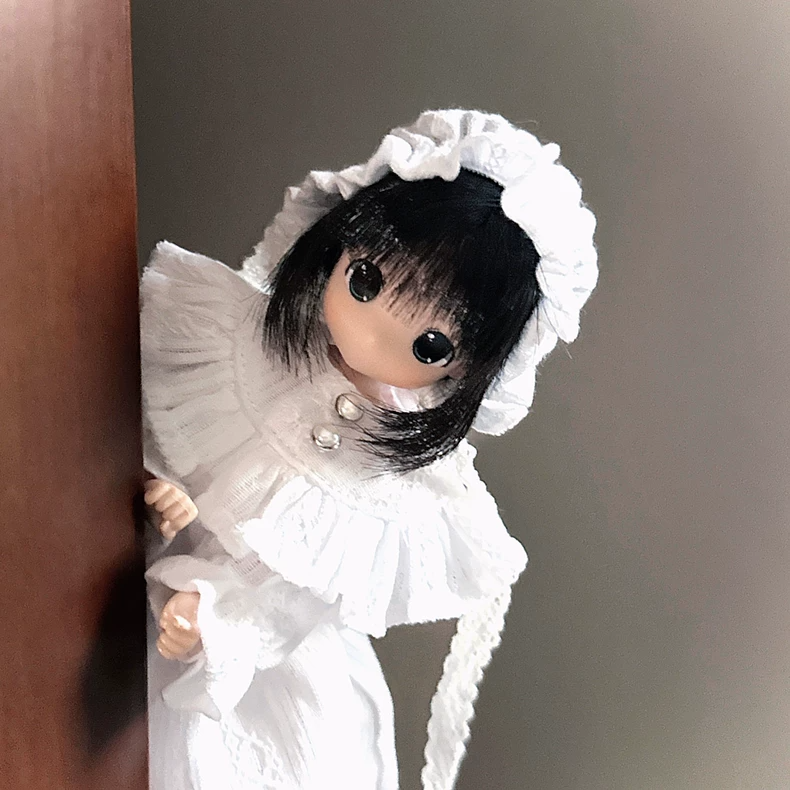 Exquisite Lace BLYTHE Doll Outfit with Matching Hat - Elegant Pastel Collectible Ensemble for Tea Parties & Photo Shoots - Image 5