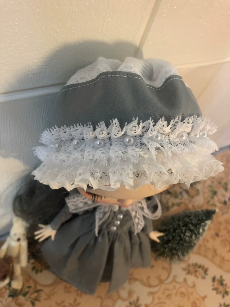 Vintage Gray Lace BLYTHE Doll Dress & Hat Outfit for OB24 – Elegant Collectible Fashion with Pearl Accents - Image 4