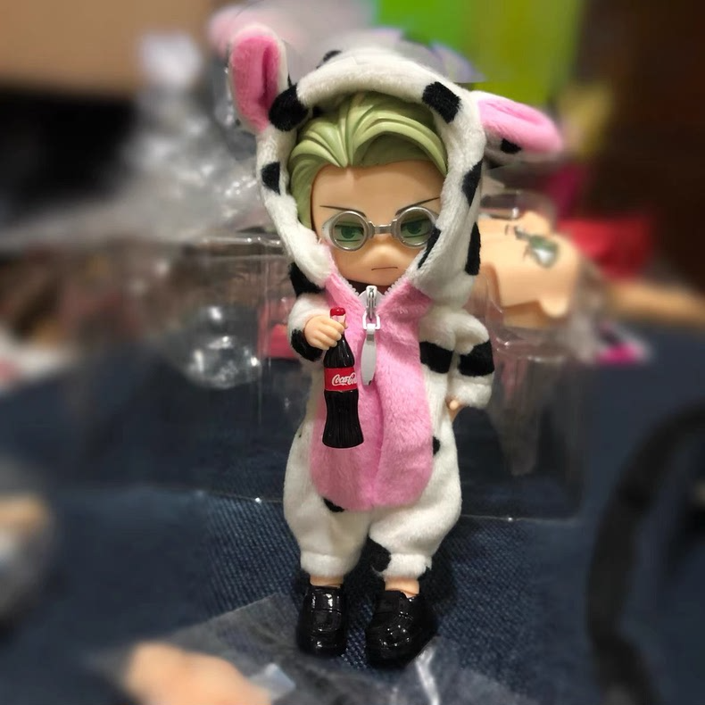 Adorable Cow Plush Onesie for OB11 Dolls – Soft, Snug & Playful Miniature Outfit - Image 2