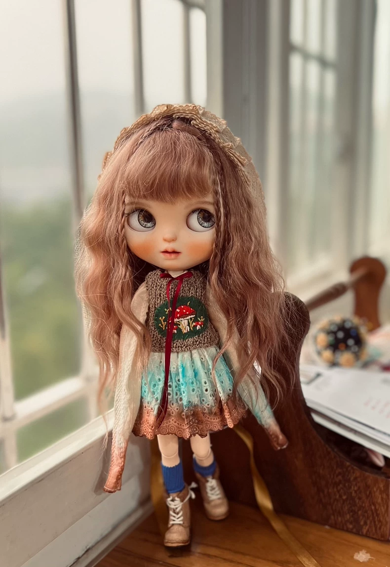 Whimsical Tea-Dyed BLYTHE Outfit: Lace Headband, Embroidered Vest & Gradient Skirt for Collectors - Image 7