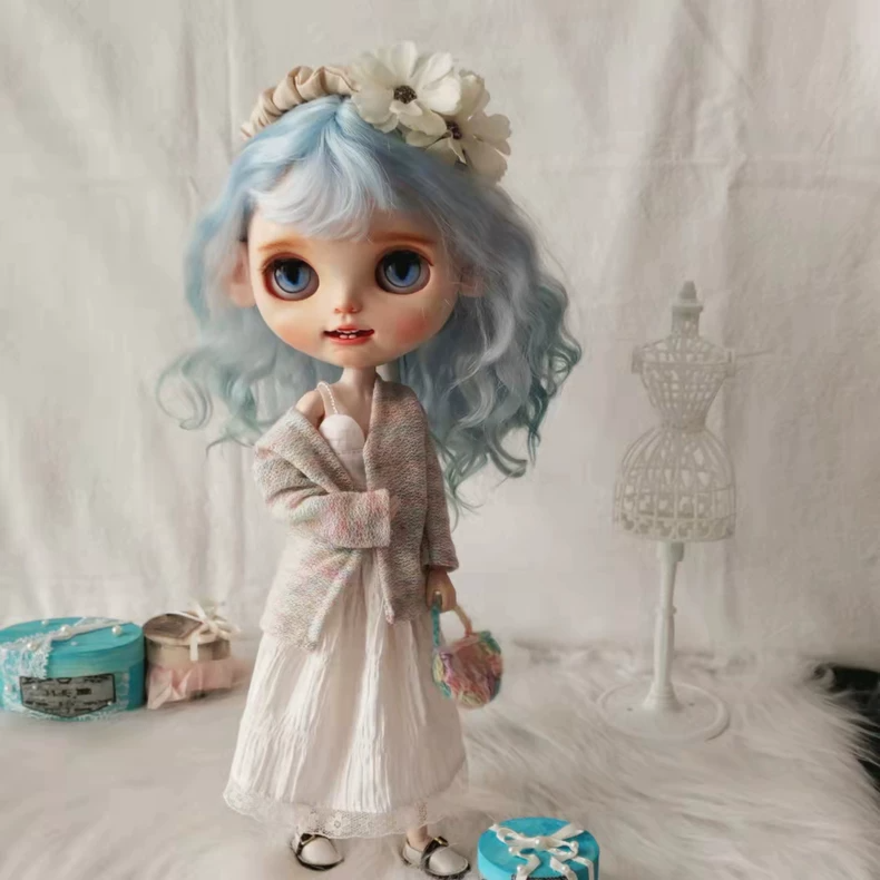 Elegant BLYTHE Doll Outfit: Floral Cardigan, Corset Top & White Skirt Set - Image 2