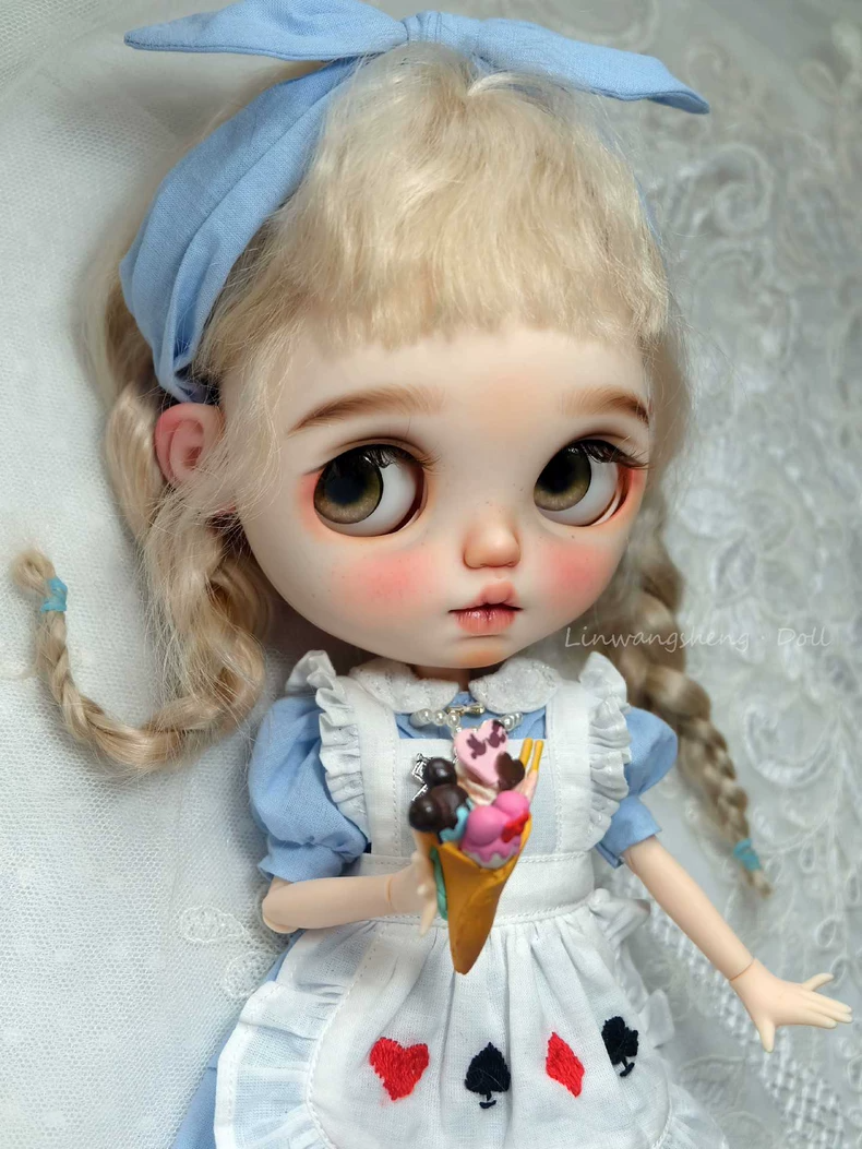 Whimsical Alice in Wonderland Blythe Doll Outfit – Elegant & Collectible - Image 7
