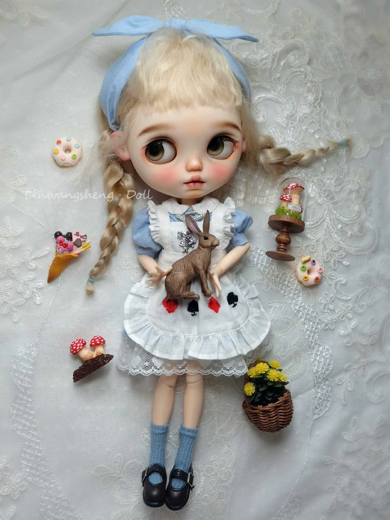 Whimsical Alice in Wonderland Blythe Doll Outfit – Elegant & Collectible - Image 9