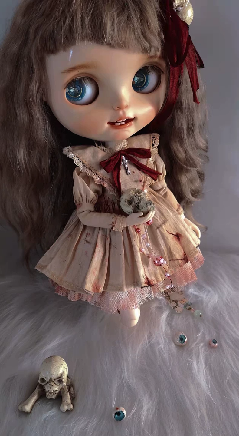 Dark Fantasy BLYTHE Doll Outfit – Gothic Bloodstain & Skull Dress for OB24, OB22, OB27 – Enchanting Vintage Elegance - Image 3