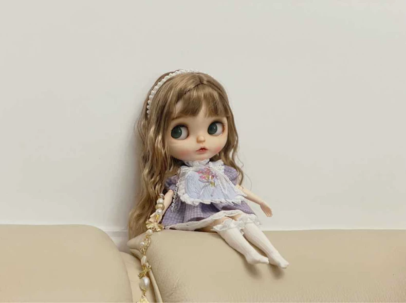 Whimsical Vintage Blythe Doll Outfit: Lace & Checkered Elegance for Collectors - Image 2