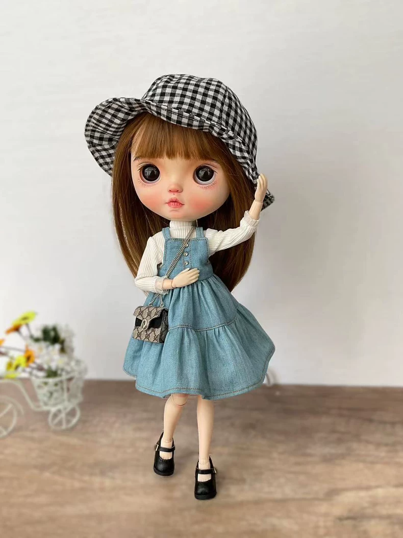 Stylish BLYTHE Doll Outfit: Denim Dress & Checkered Hat for Collector Dolls - Image 1