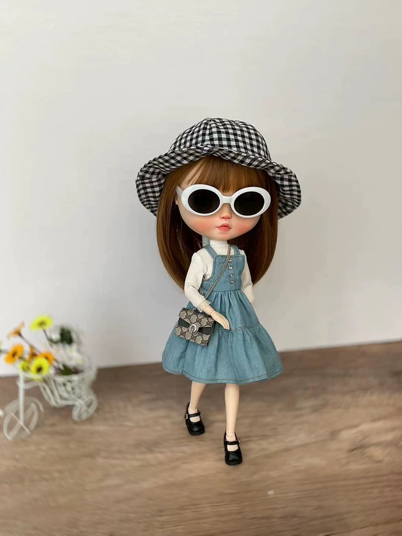 Stylish BLYTHE Doll Outfit: Denim Dress & Checkered Hat for Collector Dolls - Image 2