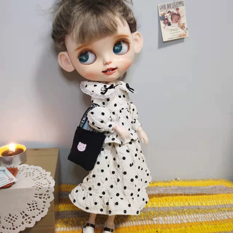 Charming Polka Dot BLYTHE Doll Outfit – Elegant Top, Skirt & Canvas Bag Set - Image 1