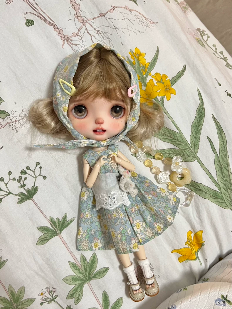 Vintage Floral Blythe Doll Outfit - Handmade Pastel Lace Dress for Collector - Image 1