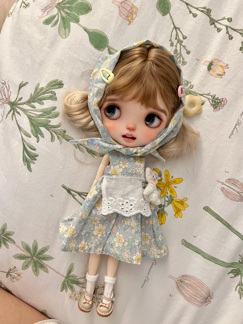 Vintage Floral Blythe Doll Outfit - Handmade Pastel Lace Dress for Collector - Image 2