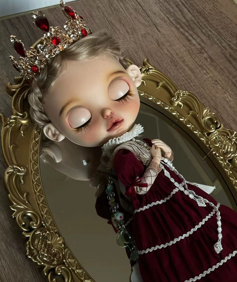 Vintage Court Blythe Doll Outfit: Luxurious Burgundy Lace Dress & Gemstone Tiara - Image 3