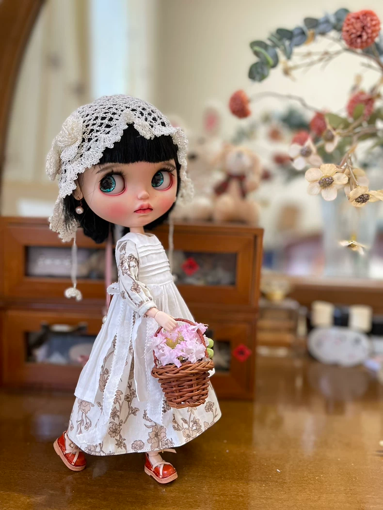 Vintage Floral Blythe Doll Outfit w/ Cape & Lace - Cream & Brown Elegance - Image 2