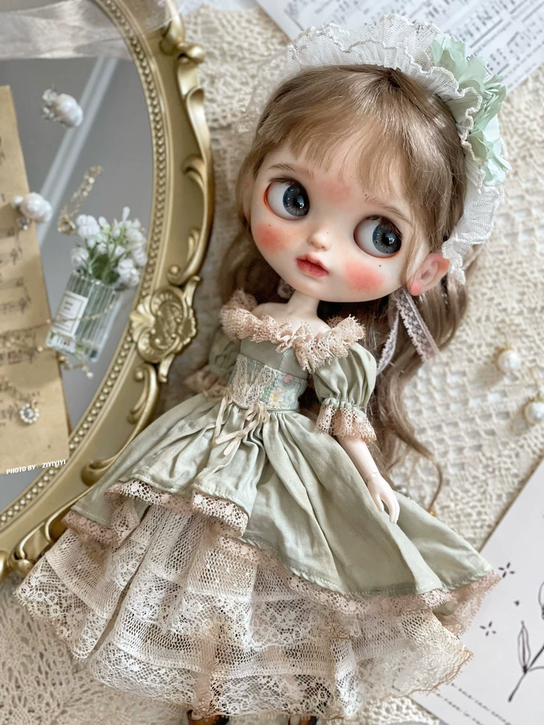 Vintage Blythe Doll Lace Dress Outfit with Floral Headband - Elegant Pastel Collectors Set - Image 1