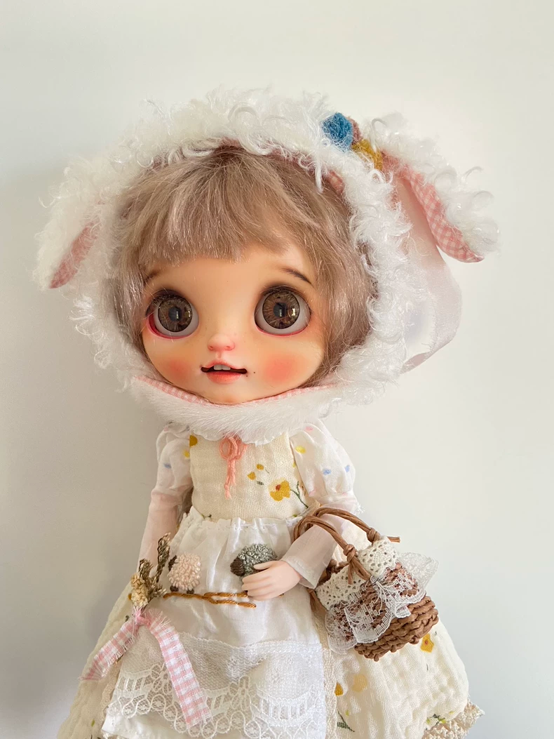 Blythe Doll Pastoral Lamb Outfit - Cream Lace Floral Collector Ensemble - Image 3