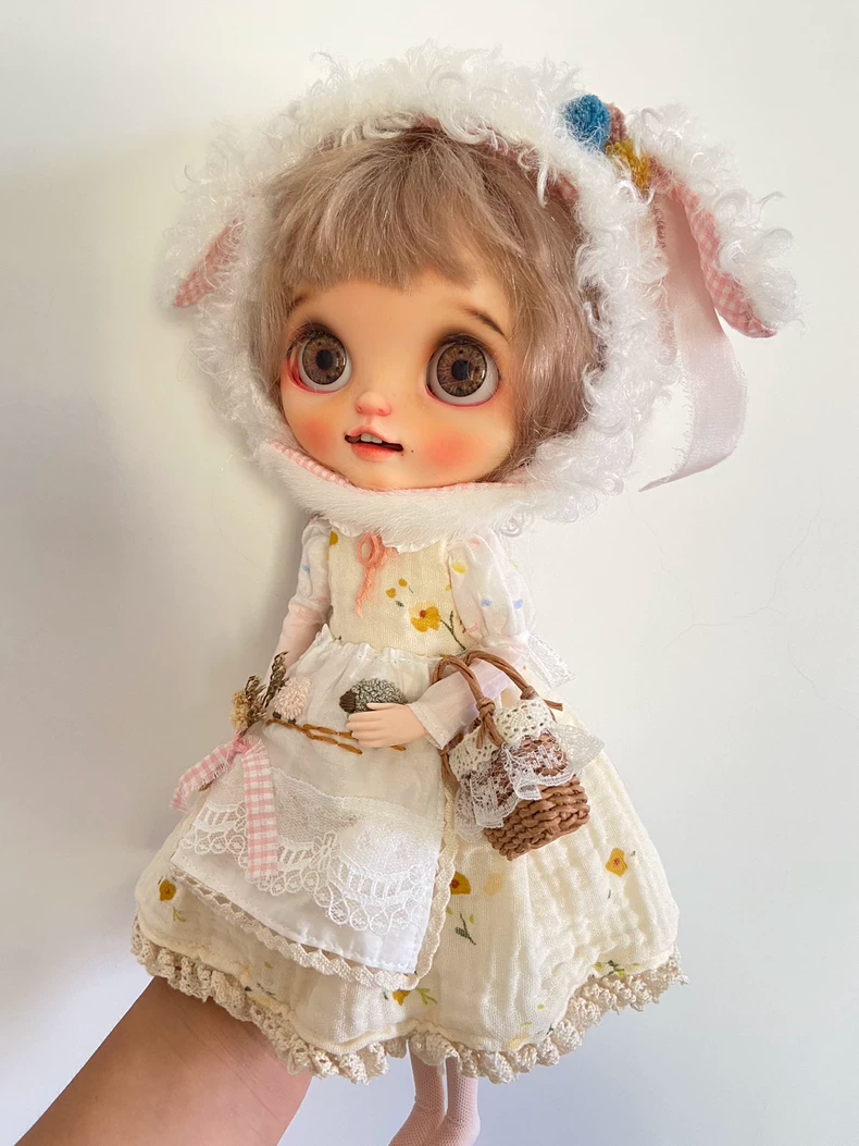 Blythe Doll Pastoral Lamb Outfit - Cream Lace Floral Collector Ensemble - Image 4