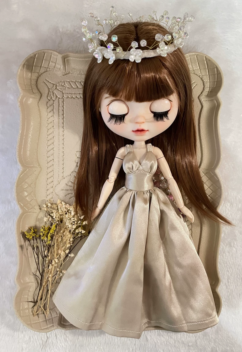 Luxury Champagne Silk Satin Blythe Doll Dress with Sparkling Hair Accessory for Collectors & Play - Image 1