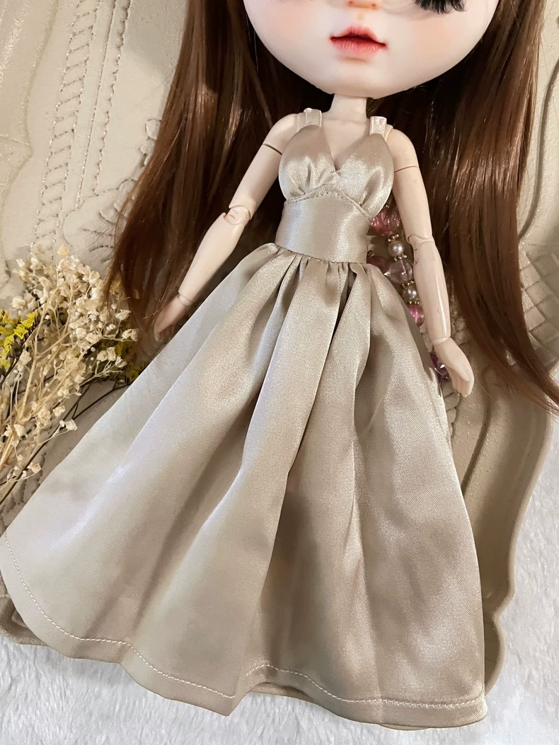 Luxury Champagne Silk Satin Blythe Doll Dress with Sparkling Hair Accessory for Collectors & Play - Image 2
