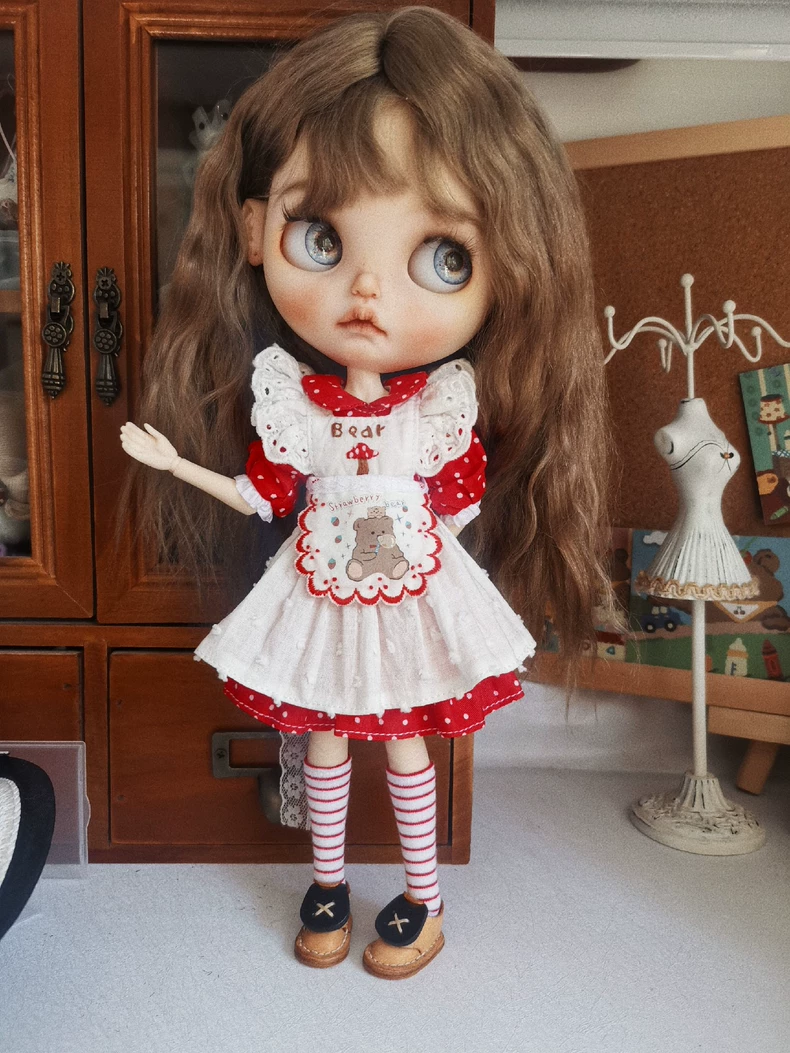Charming Red Polka Dot BLYTHE Doll Dress Set with Apron & Accessories – OB24 Outfit - Image 1