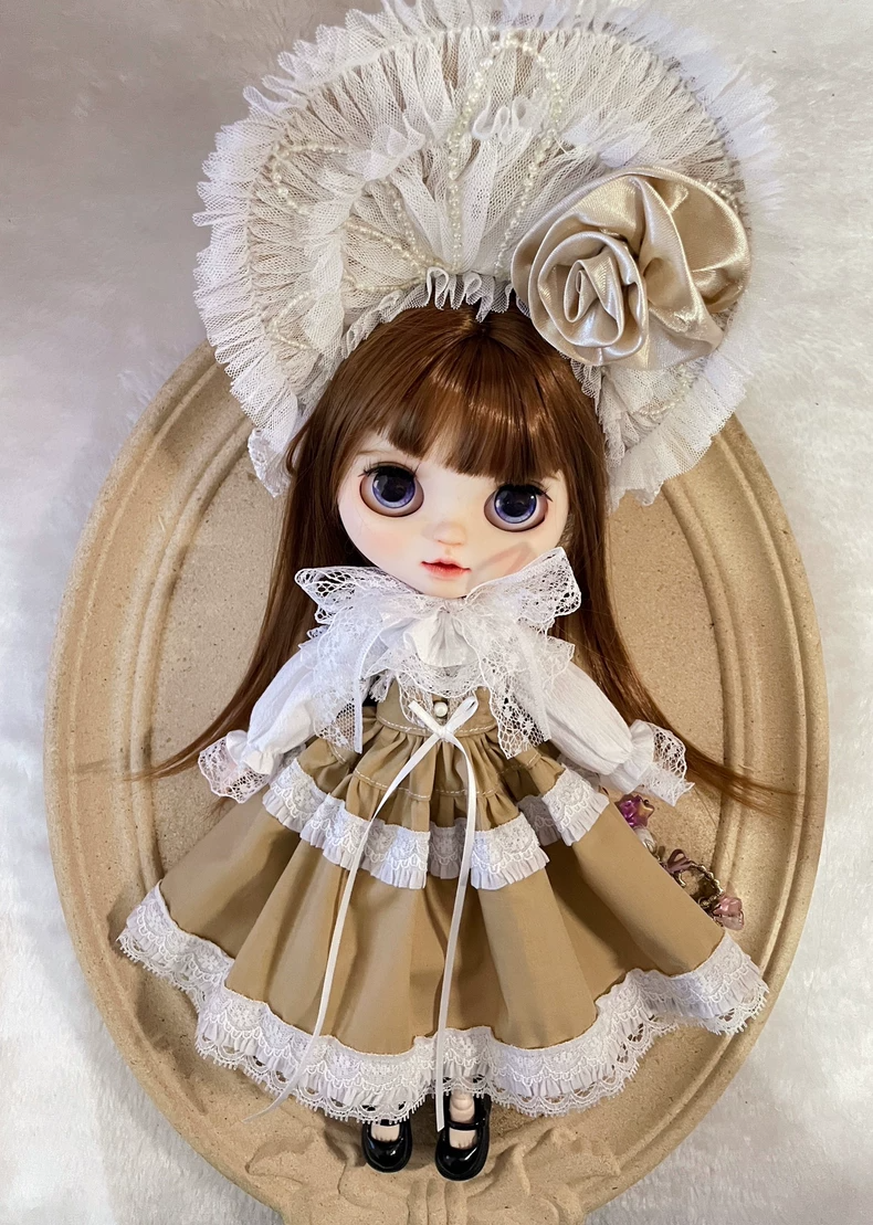 Vintage Tea Party Blythe Doll Outfit with Lace & Pearls – Elegant Beige & White Dress for OB24 & AZ19 Dolls - Image 1
