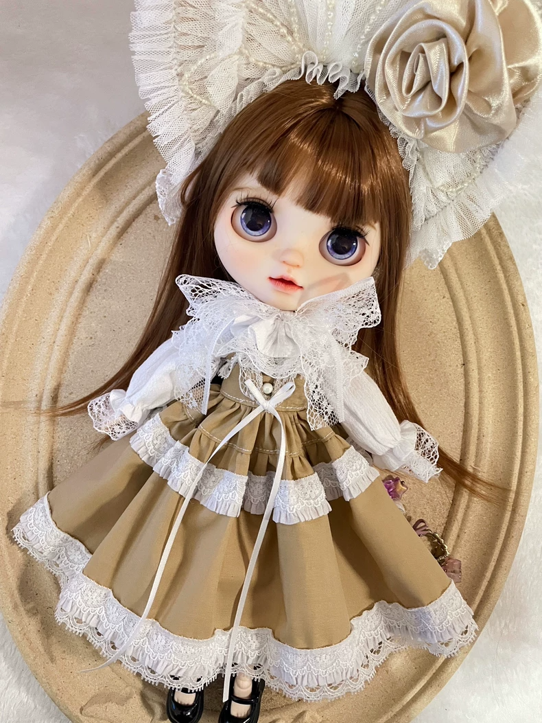 Vintage Tea Party Blythe Doll Outfit with Lace & Pearls – Elegant Beige & White Dress for OB24 & AZ19 Dolls - Image 2