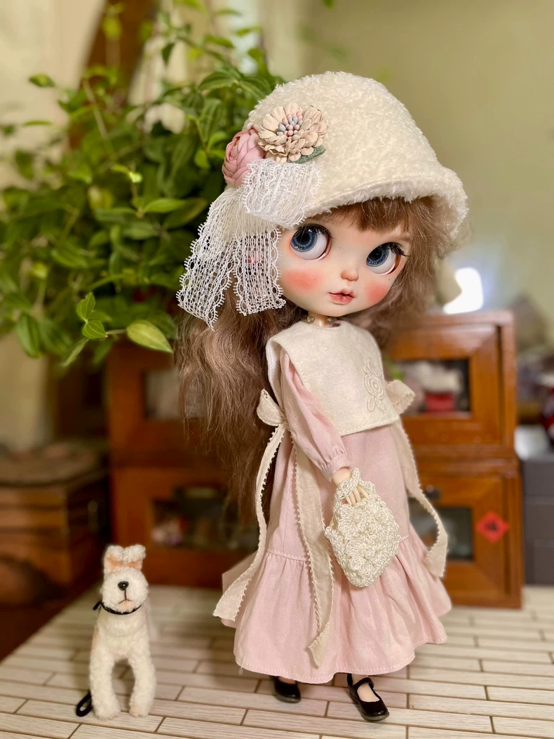Vintage Pink Blythe Doll Outfit – Elegant Floral Dress & Cream Vest Set - Image 1