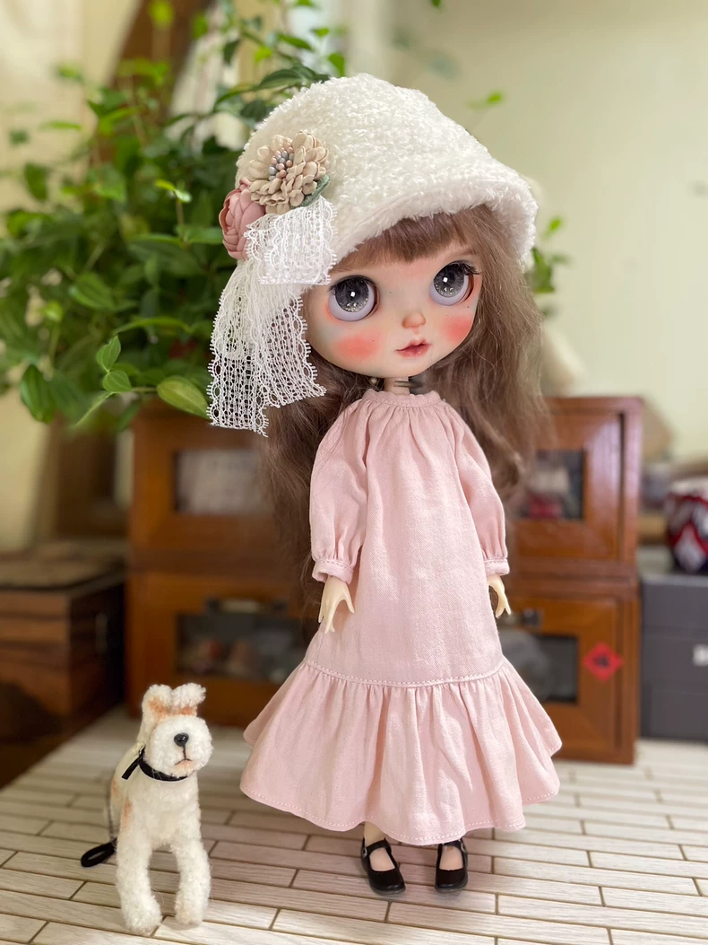 Vintage Pink Blythe Doll Outfit – Elegant Floral Dress & Cream Vest Set - Image 4