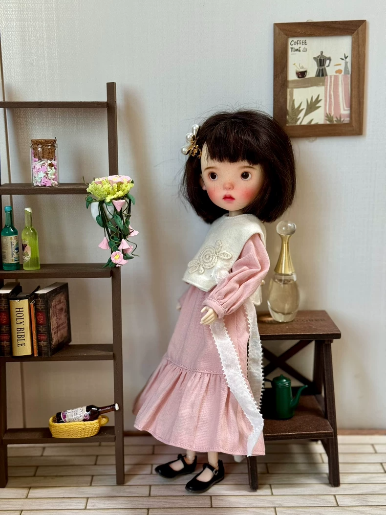 Vintage Pink Blythe Doll Outfit – Elegant Floral Dress & Cream Vest Set - Image 6
