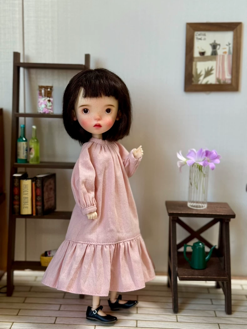 Vintage Pink Blythe Doll Outfit – Elegant Floral Dress & Cream Vest Set - Image 7