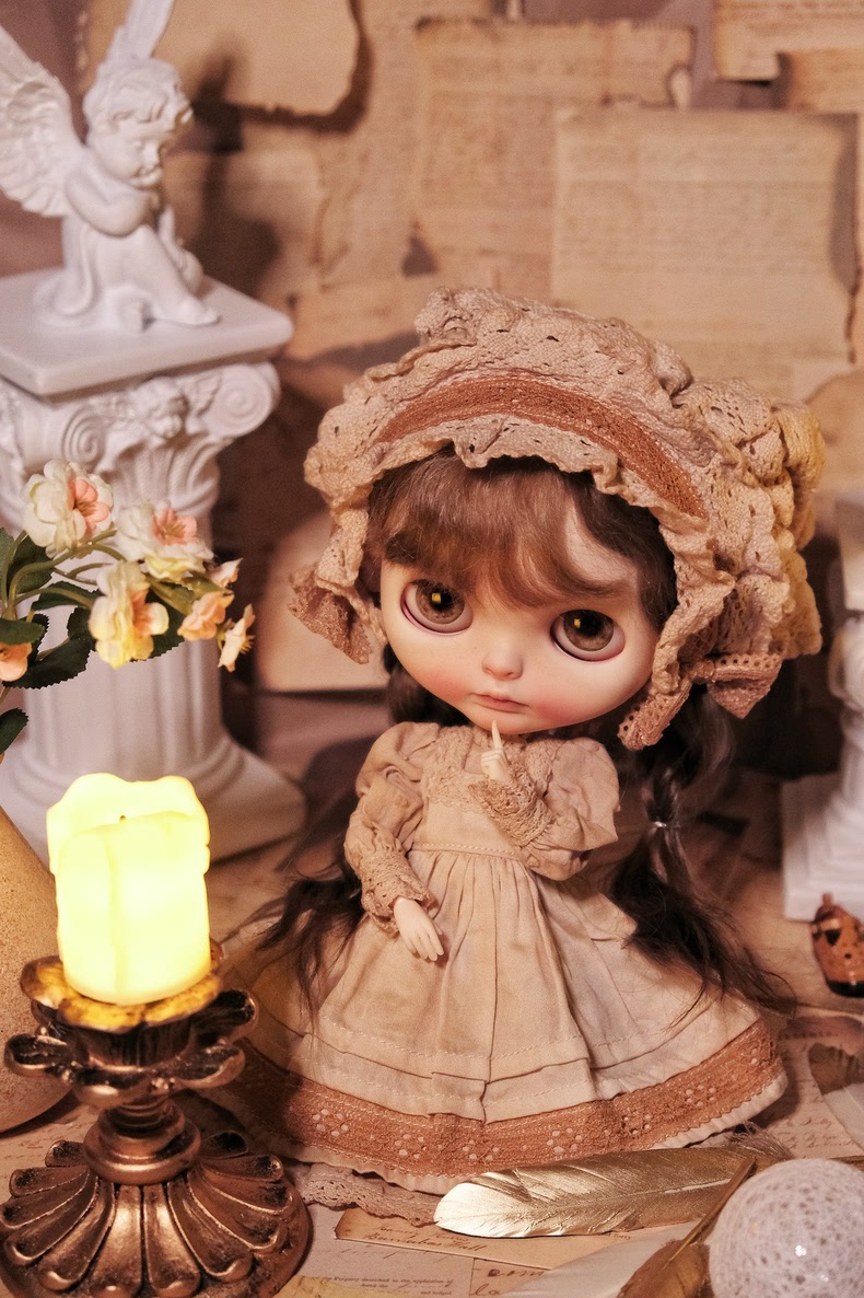 Vintage Lace Blythe Doll Outfit - Antique Tea-Stained Beige & Brown Ensemble with Headpiece & Lantern Pants - Image 4