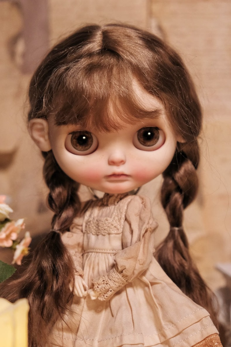Vintage Lace Blythe Doll Outfit - Antique Tea-Stained Beige & Brown Ensemble with Headpiece & Lantern Pants - Image 5