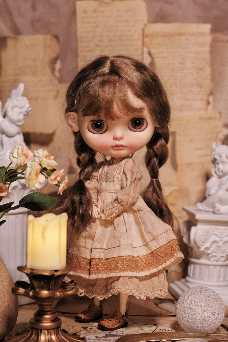 Vintage Lace Blythe Doll Outfit - Antique Tea-Stained Beige & Brown Ensemble with Headpiece & Lantern Pants - Image 7