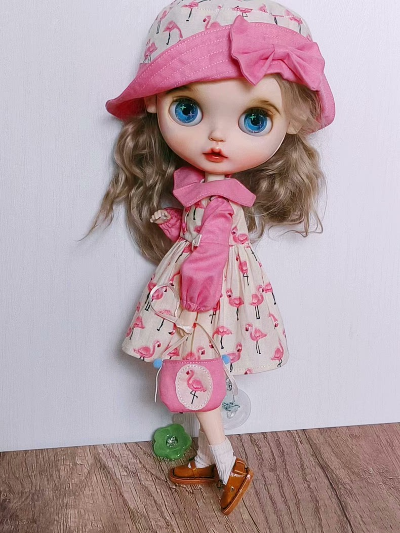 Charming Flamingo-Patterned Blythe Doll Outfit: Pink Dress, Jacket, Hat & Handbag for OB22 & OB24 - Image 1