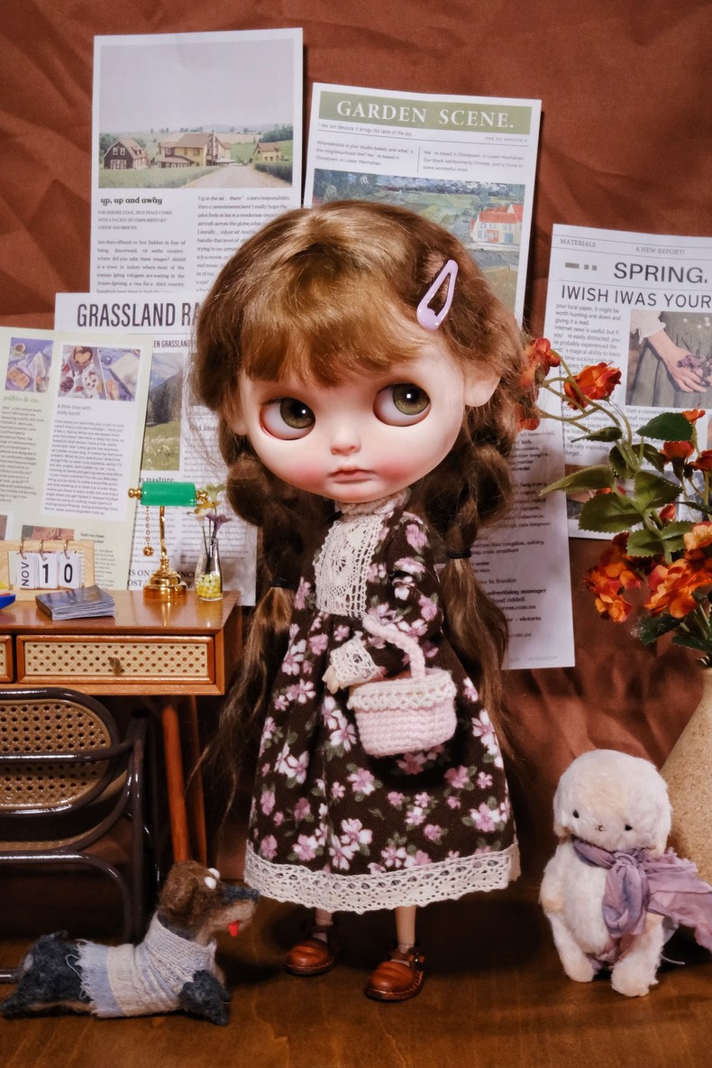 Vintage Lace Floral Blythe Doll Outfit with Crochet Bag - Elegant Corduroy Dress for Lisa Jenny Keelie Dolls - Image 1