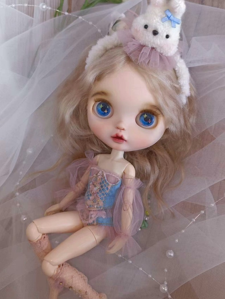 Enchanting BLYTHE Doll Outfit: Lace Bunny Ensemble with Sheer Sleeves & Beaded Details - Image 1