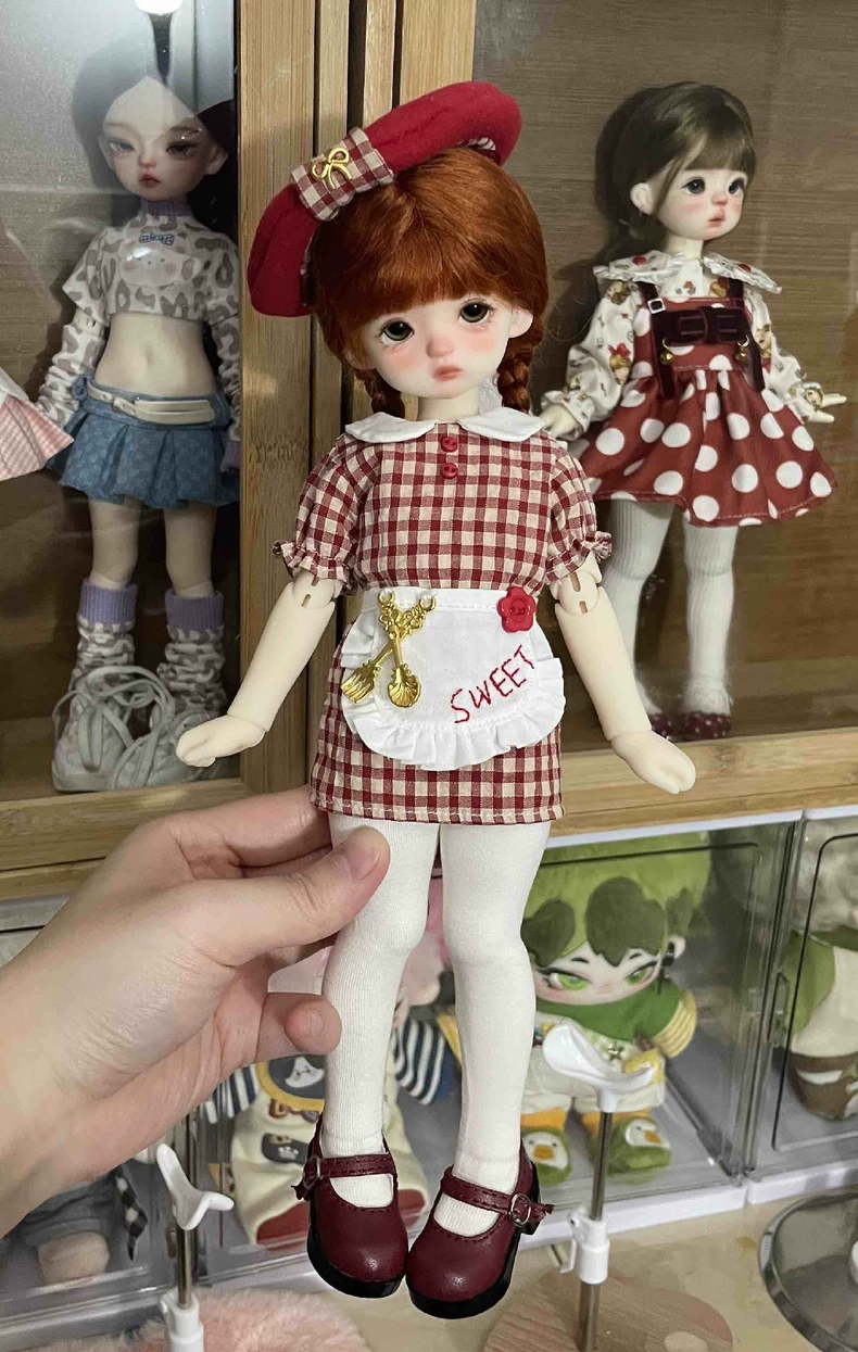 Adorable 1/6 BJD Baker Outfit – Sweet Beret & Apron Set for Dolls - Image 1
