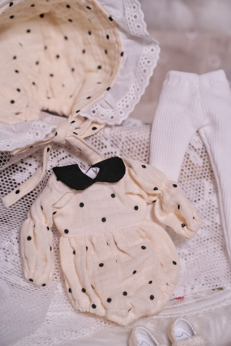 Timeless Cream & Black Polka Dot Blythe Doll Outfit – Elegant Lace Bonnet & High-Quality Cotton Dress for Collectors - Image 7