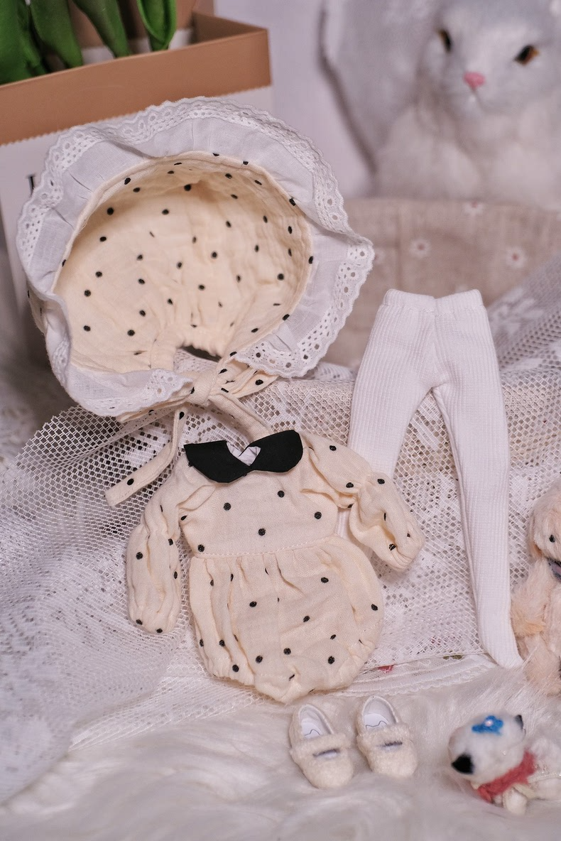 Timeless Cream & Black Polka Dot Blythe Doll Outfit – Elegant Lace Bonnet & High-Quality Cotton Dress for Collectors - Image 8