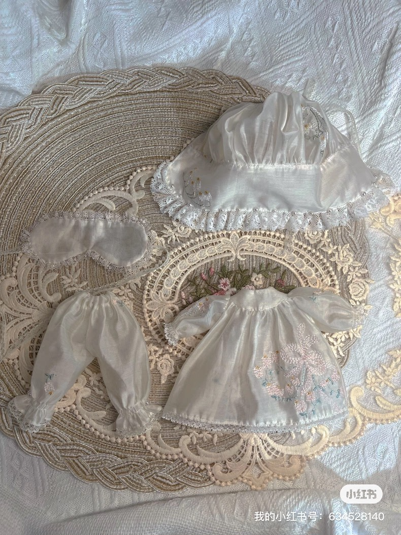 Exquisite Silk Blythe Doll Sleepwear Set – Vintage Lace Elegance with Sleep Cap & Eye Mask - Image 5