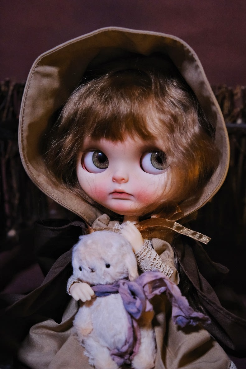 Charming Beige BLYTHE Doll Outfit with Cloak, Dress & Hat for OB24 AZ19 OB22 - Elegant Lace Details & Adjustable Fit - Image 3