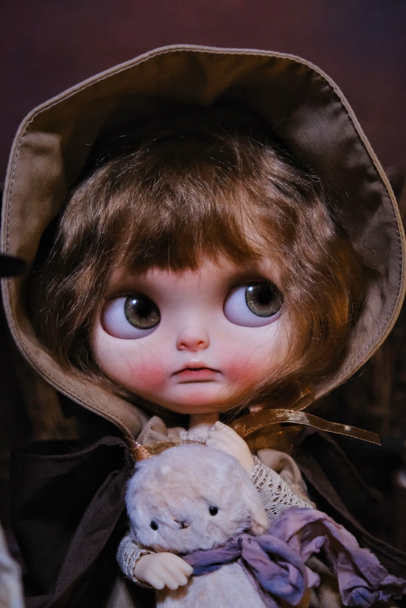 Charming Beige BLYTHE Doll Outfit with Cloak, Dress & Hat for OB24 AZ19 OB22 - Elegant Lace Details & Adjustable Fit - Image 4