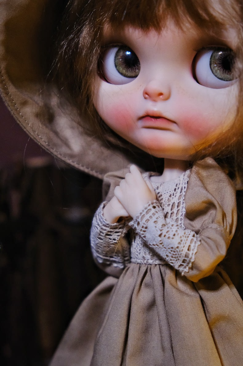 Charming Beige BLYTHE Doll Outfit with Cloak, Dress & Hat for OB24 AZ19 OB22 - Elegant Lace Details & Adjustable Fit - Image 6