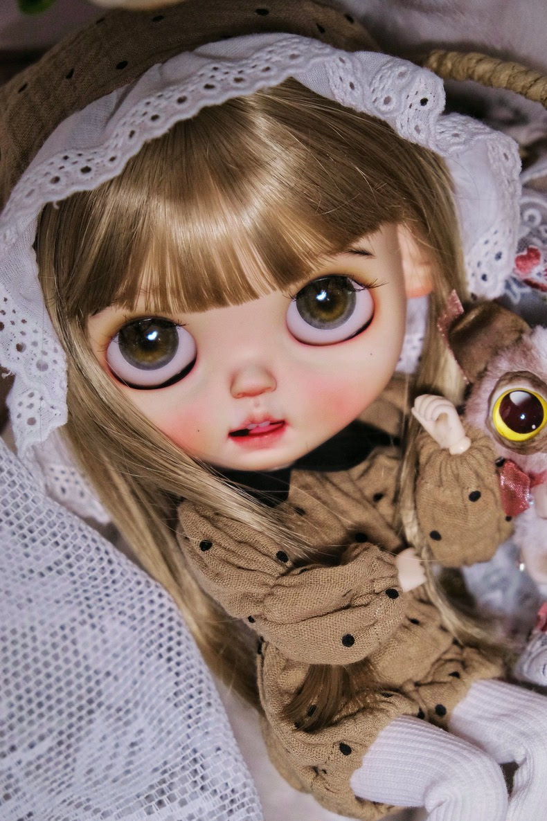 BLYTHE Doll Outfit Set - Cozy One-Piece Suit, BB Hat & Socks for OB24/OB22/AZ19, Soft Beige Polka Dot, Premium Collector’s Ensemble - Image 2