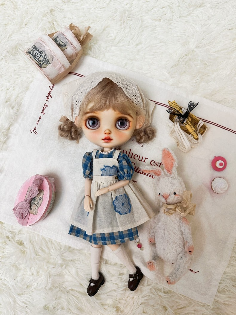 Vintage BLYTHE Doll Outfit: Charming Pastoral Blue & White Checkered Dress Set - Image 2