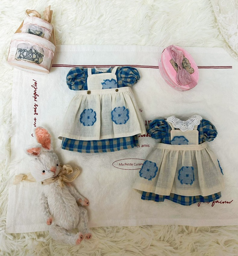 Vintage BLYTHE Doll Outfit: Charming Pastoral Blue & White Checkered Dress Set - Image 4