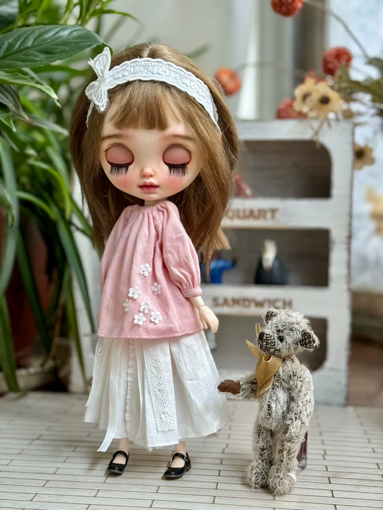 Vintage Charm Blythe Outfit: Floral Blouse & Skirt Set, Pastel Pink - Image 2
