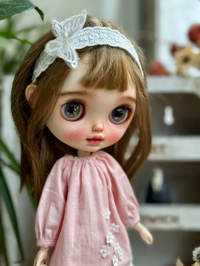 Vintage Charm Blythe Outfit: Floral Blouse & Skirt Set, Pastel Pink - Image 5