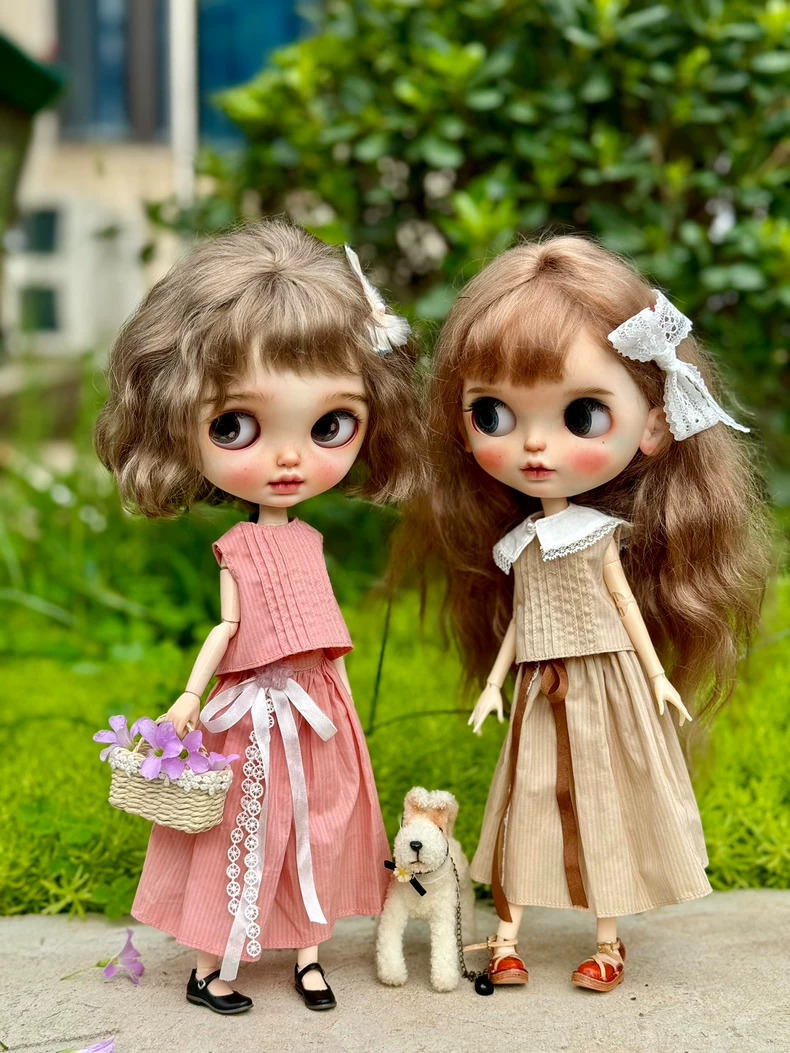 Vintage Elegance BLYTHE Outfit: Timeless Sleeveless Top & Flowing Skirt for Creative Play & Collectors - Image 5