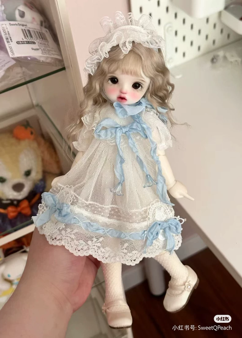 Elegant 1/6 BJD Doll Outfit: Lace & Net Dress Set in Pink & Blue – Adjustable & Luxe - Image 1