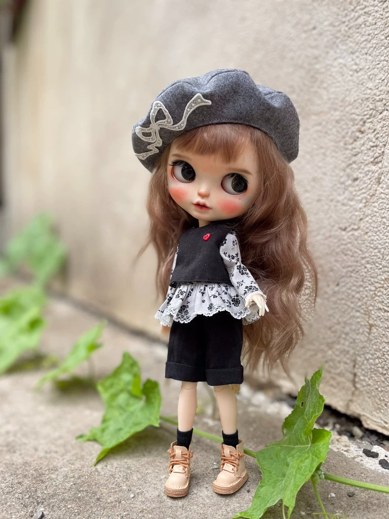 Vintage Blythe Doll Outfit – Elegant Blouse, Vest, Shorts & Beret Set | Premium Japanese Fabrics - Image 2